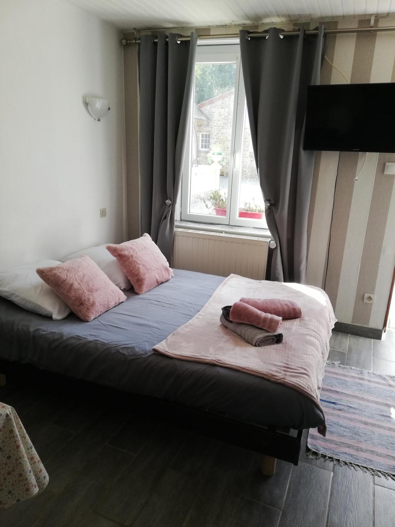 Domaine De La Tour Carree - 3 Chambres Benoitville Εξωτερικό φωτογραφία